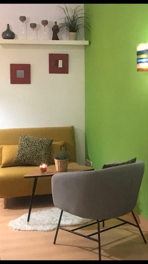 Apartamento En Corrala Madrid Exterior photo